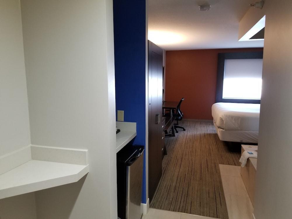 Holiday Inn Express Birch Run-Frankenmuth Area By Ihg Екстериор снимка