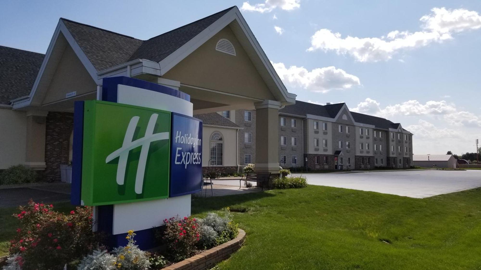 Holiday Inn Express Birch Run-Frankenmuth Area By Ihg Екстериор снимка