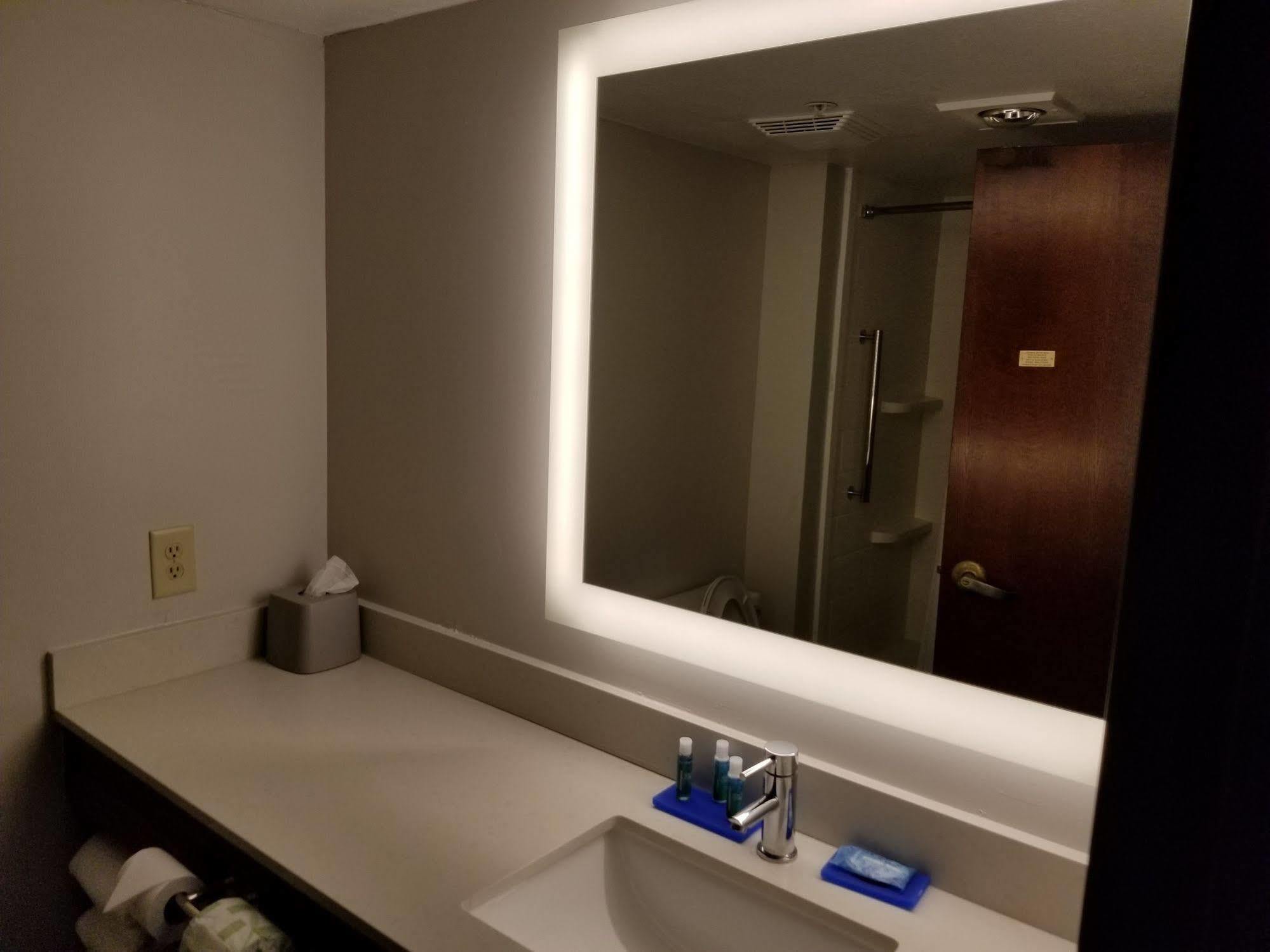 Holiday Inn Express Birch Run-Frankenmuth Area By Ihg Екстериор снимка