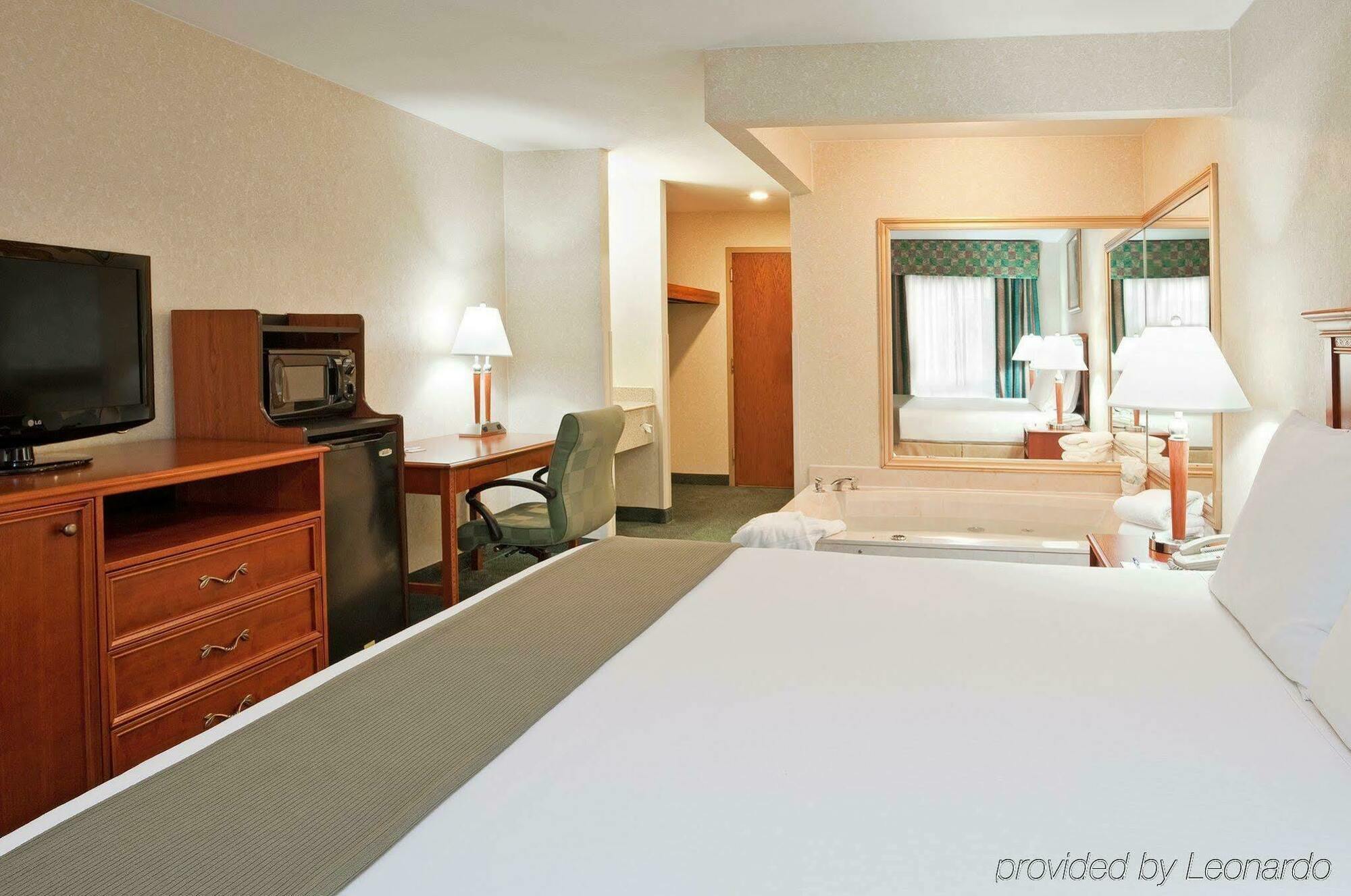 Holiday Inn Express Birch Run-Frankenmuth Area By Ihg Екстериор снимка